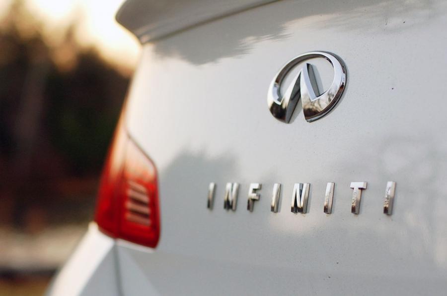  Infiniti G37x S Sedan 2009 года  (фото 40 из 44)